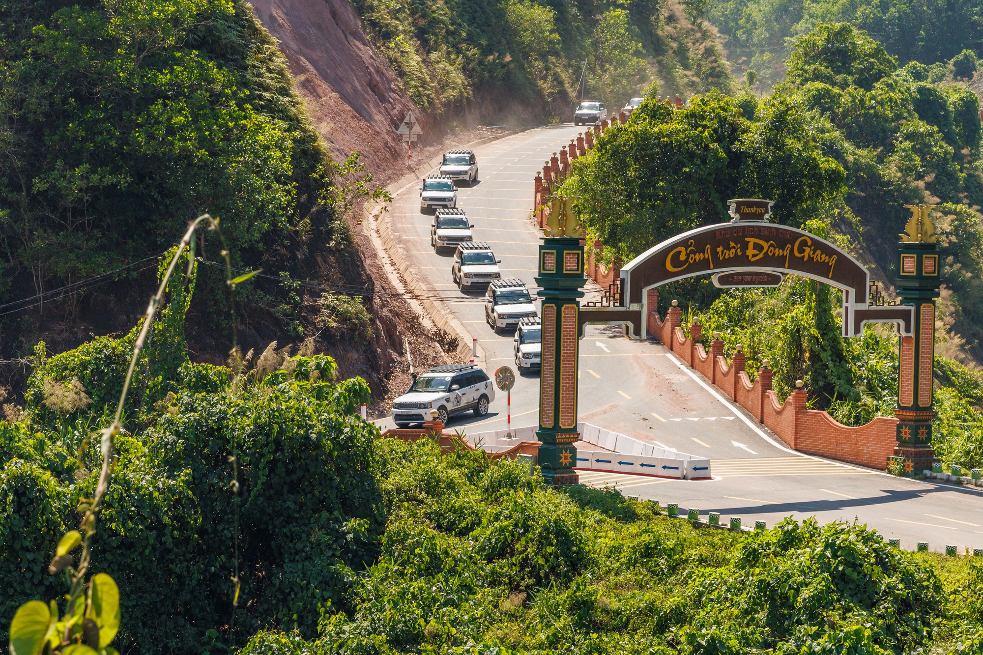 Rời đại ng&agrave;n T&acirc;y Nguy&ecirc;n, d&agrave;n 16 xe Range Rover dừng ch&acirc;n tại Đ&agrave; Nẵng, chuẩn bị cho chặng đường hướng tới Thủ đ&ocirc;- Ảnh 10.