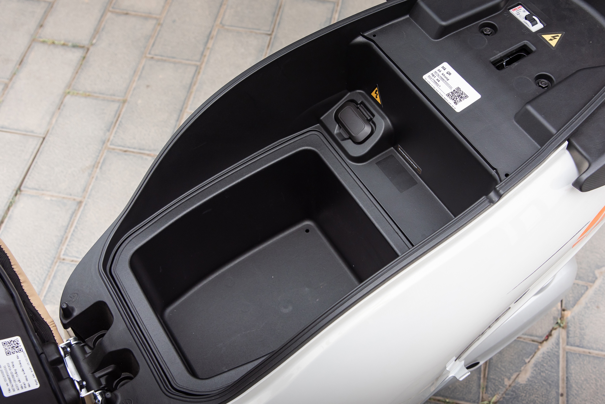 Đánh giá Yadea Osta sau 1 tuần sử dụng: Bóc hết ưu/nhược điểm người dùng cần biết- Ảnh 13. Đánh giá Yadea Osta sau 1 tuần sử dụng: Bóc hết ưu/nhược điểm người dùng cần biết- Ảnh 13.