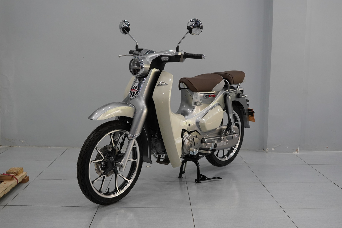 Honda Super Cub nhập Th&aacute;i gi&aacute; ngang ngửa SH350i- Ảnh 1.