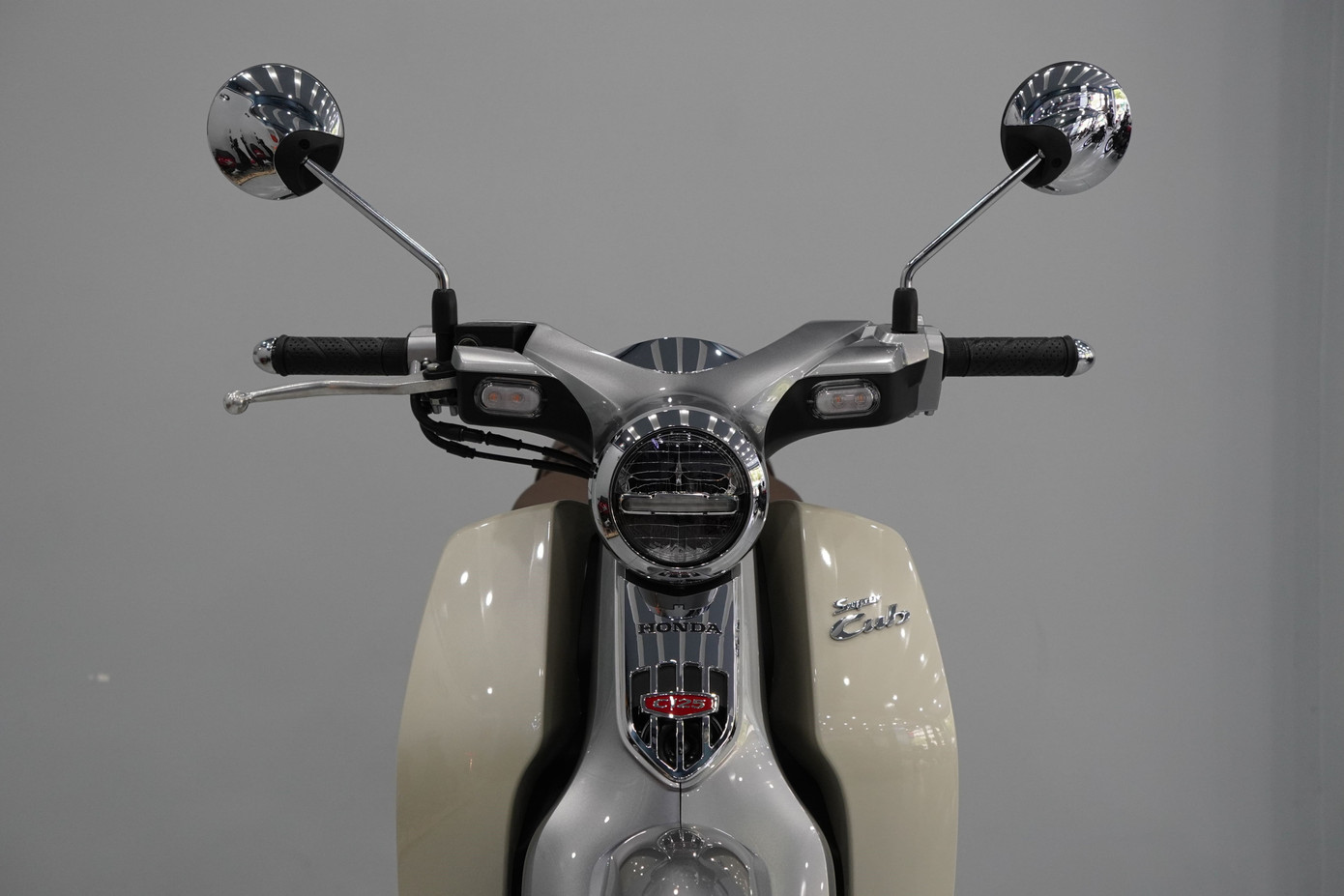 Honda Super Cub nhập Th&aacute;i gi&aacute; ngang ngửa SH350i- Ảnh 7.