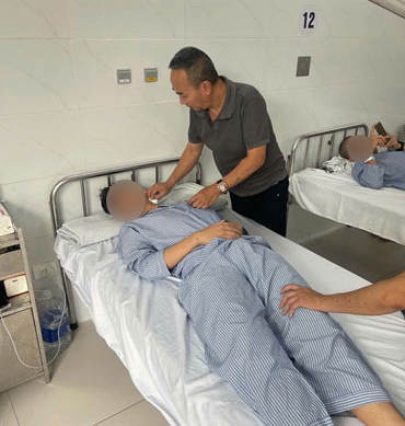 Vụ nam sinh 19 tuổi bị đ&aacute;nh d&atilde; man tr&ecirc;n phố H&agrave; Nội: Gia đ&igrave;nh đối tượng h&agrave;nh hung muốn xin lỗi, thăm hỏi- Ảnh 1.