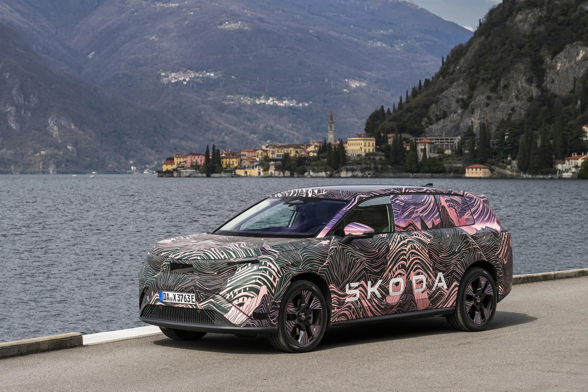 Skoda Peaq - SUV khủng nhất của h&atilde;ng được h&eacute; lộ bộ ảnh mới c&ugrave;ng th&ocirc;ng số: Lớn hơn Kodiaq, cấu h&igrave;nh 5-7 chỗ, chạy hơn 600km/sạc- Ảnh 1.