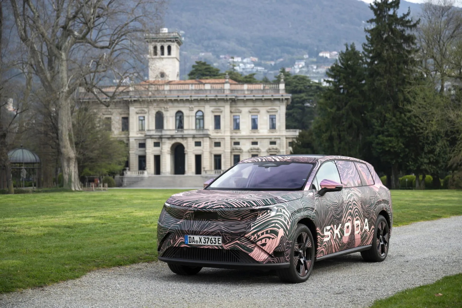 Skoda Peaq - SUV khủng nhất của h&atilde;ng được h&eacute; lộ bộ ảnh mới c&ugrave;ng th&ocirc;ng số: Lớn hơn Kodiaq, cấu h&igrave;nh 5-7 chỗ, chạy hơn 600km/sạc- Ảnh 7.