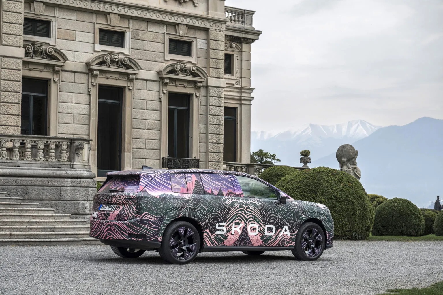 Skoda Peaq - SUV khủng nhất của h&atilde;ng được h&eacute; lộ bộ ảnh mới c&ugrave;ng th&ocirc;ng số: Lớn hơn Kodiaq, cấu h&igrave;nh 5-7 chỗ, chạy hơn 600km/sạc- Ảnh 9.