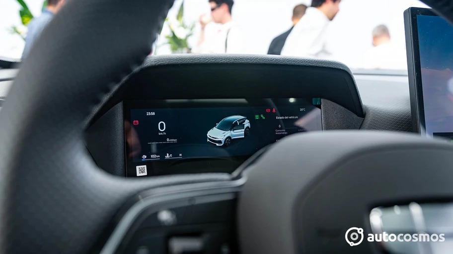 Geely Coolray facelift bất ngờ được bắt gặp ở Việt Nam: Thiết kế mới, m&agrave;n h&igrave;nh to như laptop, động cơ mạnh hơn- Ảnh 8.