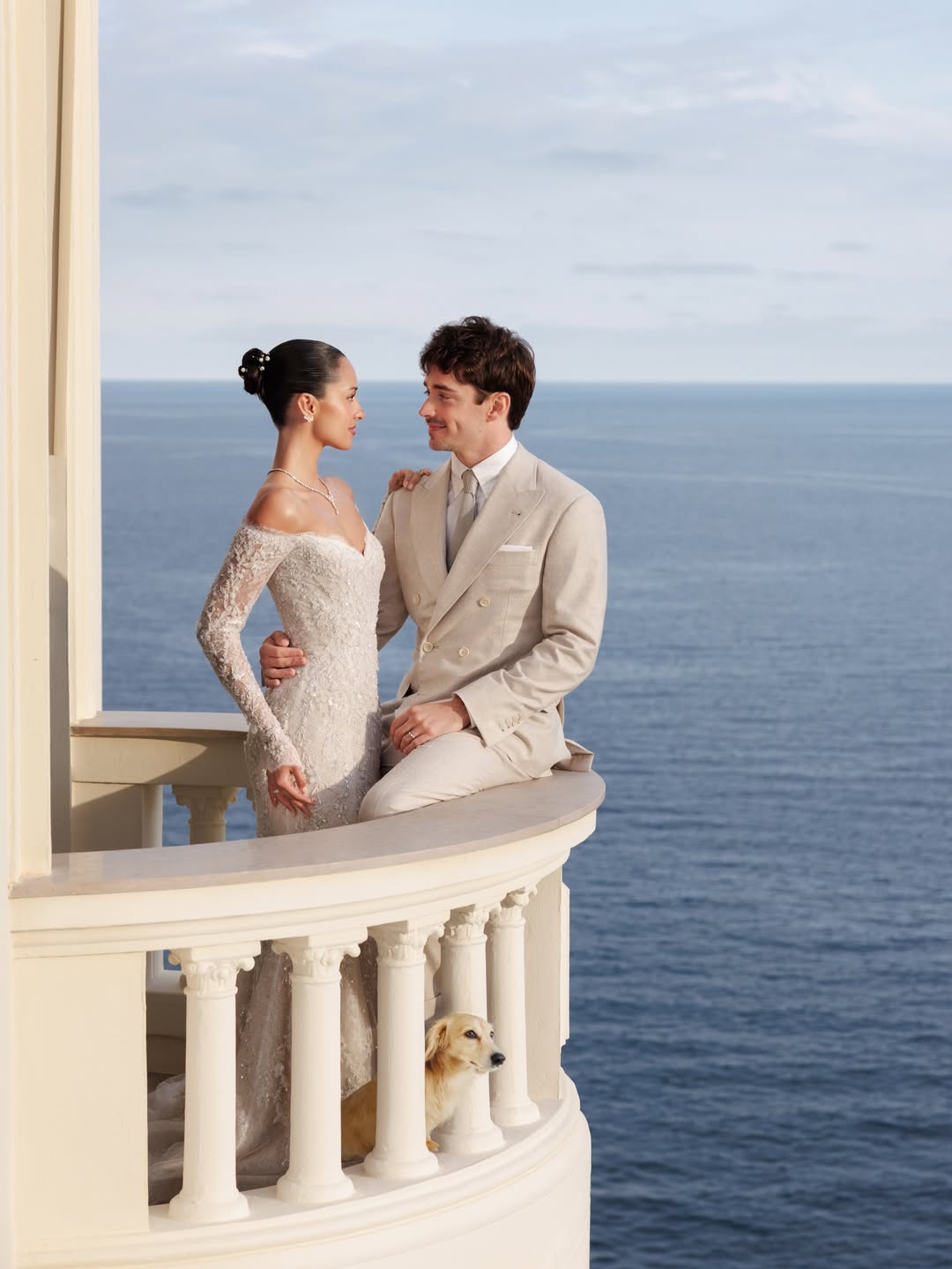 C&ocirc; d&acirc;u hot nhất to&agrave;n cầu ngồi si&ecirc;u xe 300 tỷ về dinh: Mặt thi&ecirc;n thần body &aacute;c quỷ, mặc đẹp đến nỗi mỗi khung h&igrave;nh đều h&oacute;a b&igrave;a magazine- Ảnh 1.