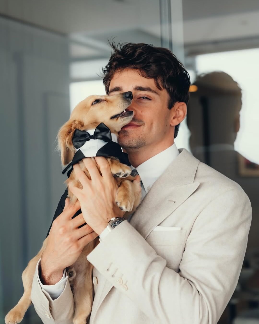 Đ&aacute;m cưới tầm cỡ quốc tế, chao đảo to&agrave;n cầu: M&agrave;n rước d&acirc;u 319 tỷ, c&ocirc; d&acirc;u đẹp như C&ocirc;ng ch&uacute;a x&eacute; truyện bước ra- Ảnh 4.