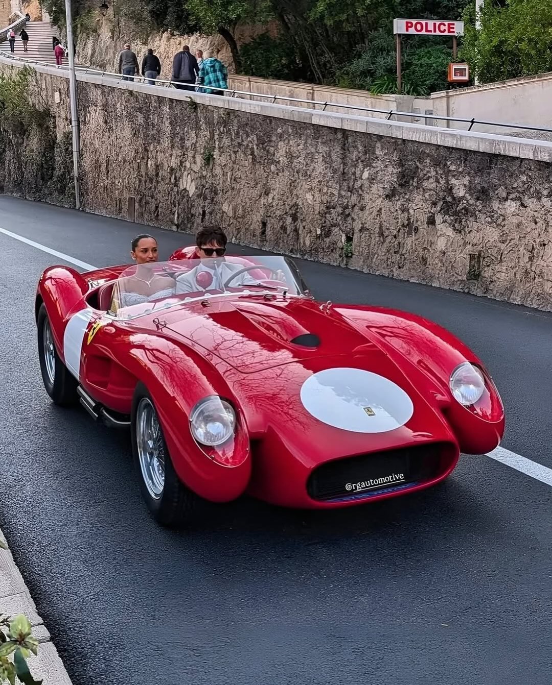 Đ&aacute;m cưới tầm cỡ quốc tế, chao đảo to&agrave;n cầu: M&agrave;n rước d&acirc;u 319 tỷ, c&ocirc; d&acirc;u đẹp như C&ocirc;ng ch&uacute;a x&eacute; truyện bước ra- Ảnh 6.