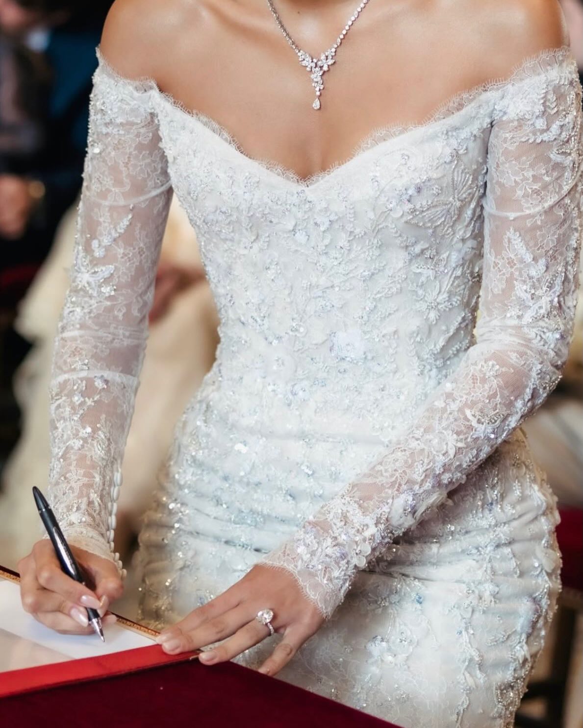 Đ&aacute;m cưới tầm cỡ quốc tế, chao đảo to&agrave;n cầu: M&agrave;n rước d&acirc;u 319 tỷ, c&ocirc; d&acirc;u đẹp như C&ocirc;ng ch&uacute;a x&eacute; truyện bước ra- Ảnh 10.