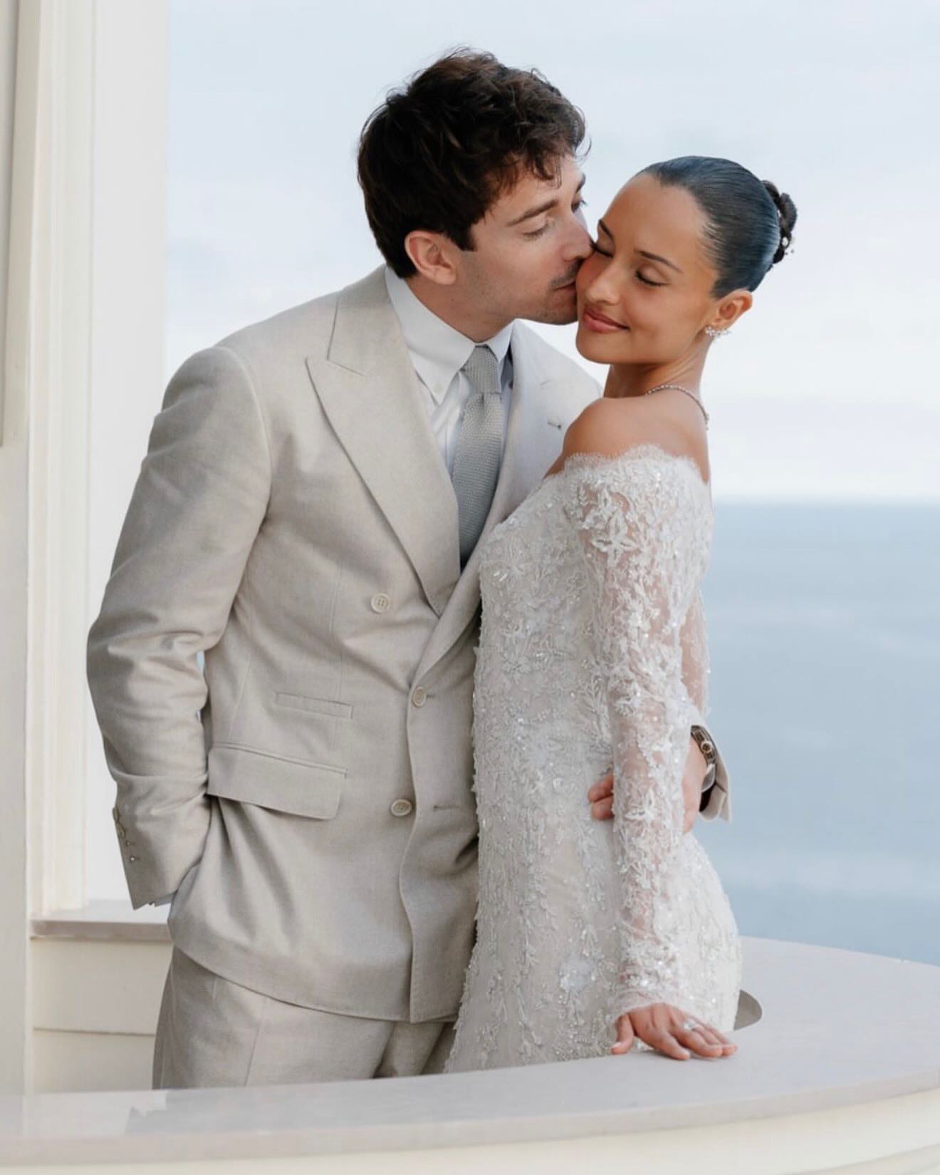 Đ&aacute;m cưới tầm cỡ quốc tế, chao đảo to&agrave;n cầu: M&agrave;n rước d&acirc;u 319 tỷ, c&ocirc; d&acirc;u đẹp như C&ocirc;ng ch&uacute;a x&eacute; truyện bước ra- Ảnh 2.