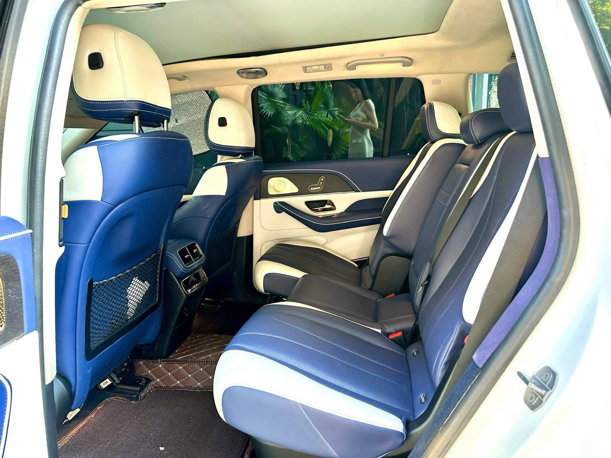 Chiếc Mercedes-Benz GLS 450 n&agrave;y k&eacute;n người nhưng đổi lại đủ nổi bật v&agrave; hiếm: Độ tổng cộng hết 5 tỷ, mạ v&agrave;ng hết 3 tỷ m&agrave; b&aacute;n lại 'chỉ' 4 tỷ đồng- Ảnh 8.