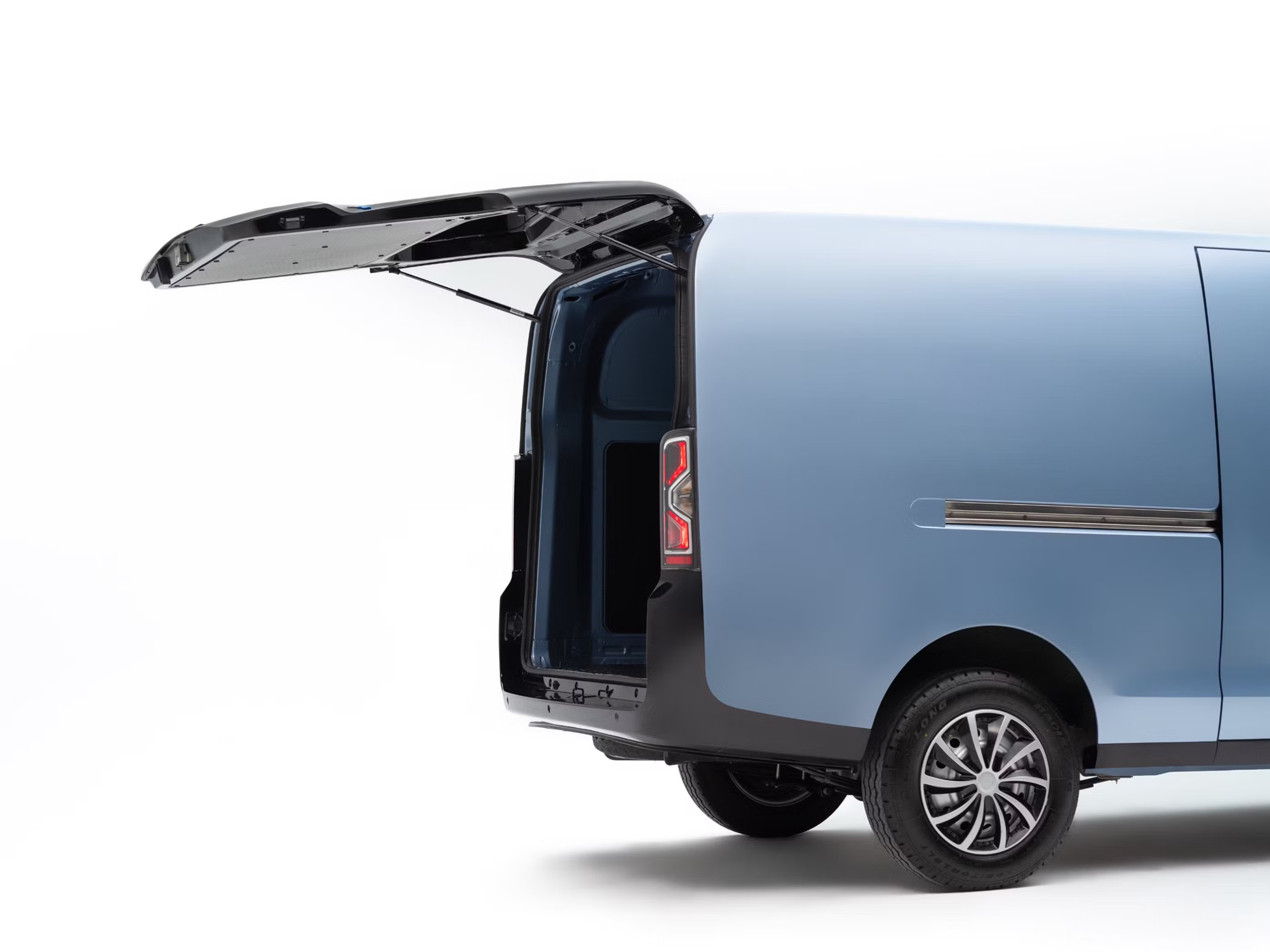 Xe điện lạ bất ngờ xuất hiện trong nh&agrave; m&aacute;y &ocirc; t&ocirc; ở Huế của h&atilde;ng Việt: Đi bao xa, gi&aacute; thế n&agrave;o?- Ảnh 4.