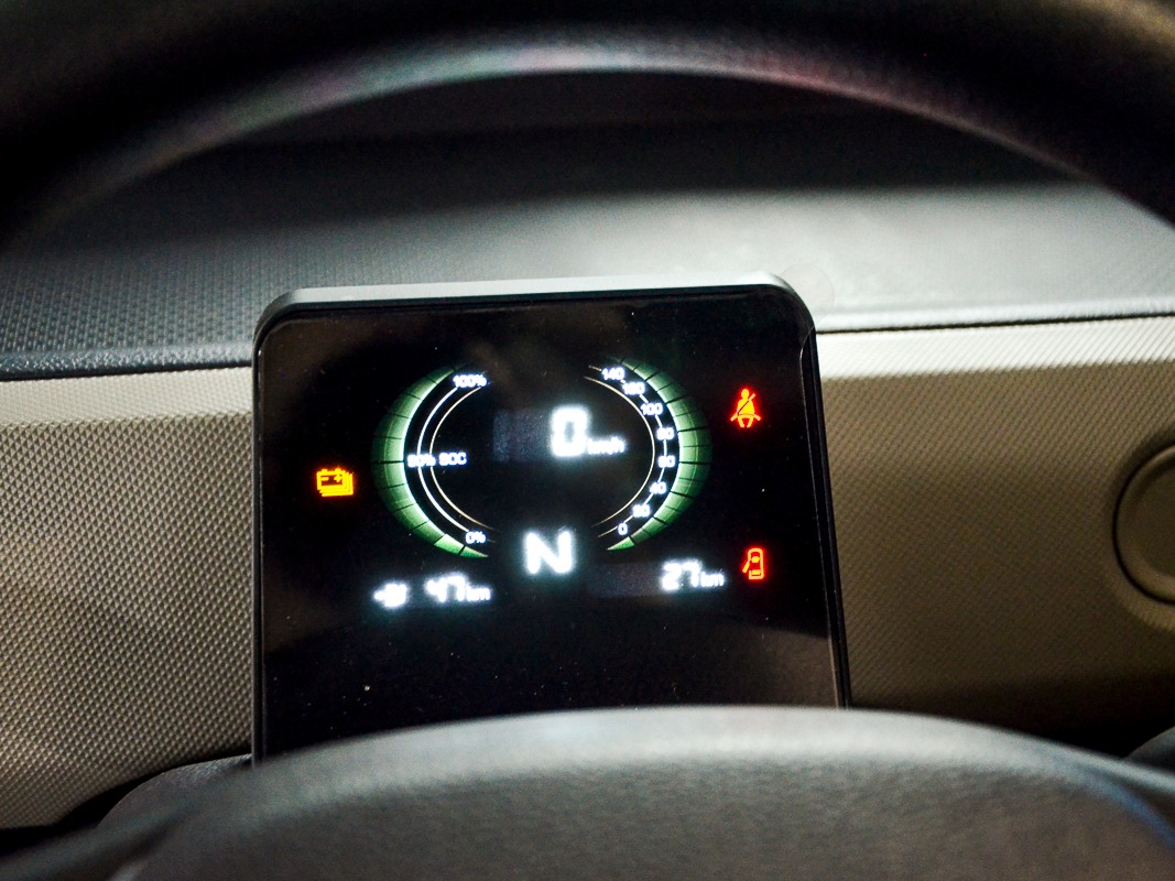 Xe điện lạ bất ngờ xuất hiện trong nh&agrave; m&aacute;y &ocirc; t&ocirc; ở Huế của h&atilde;ng Việt: Đi bao xa, gi&aacute; thế n&agrave;o?- Ảnh 14.