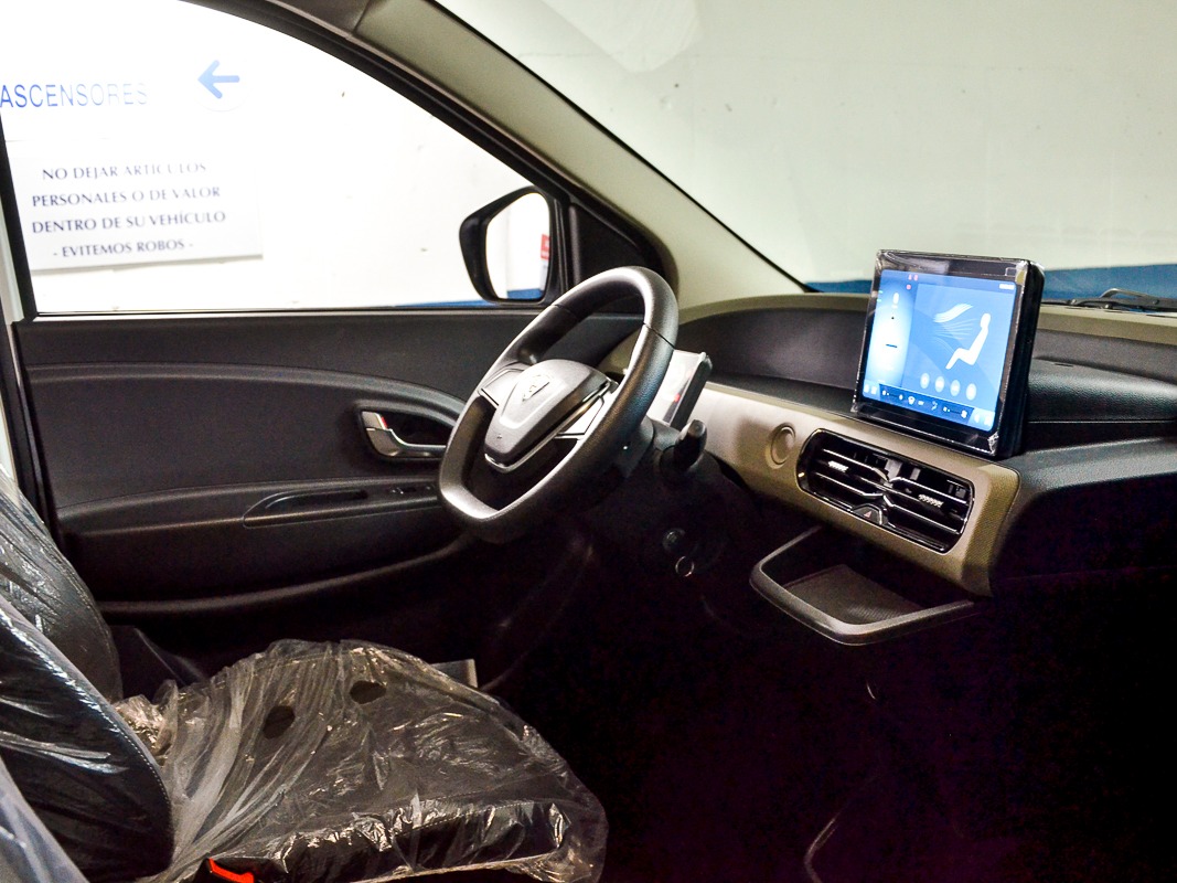 Xe điện lạ bất ngờ xuất hiện trong nh&agrave; m&aacute;y &ocirc; t&ocirc; ở Huế của h&atilde;ng Việt: Đi bao xa, gi&aacute; thế n&agrave;o?- Ảnh 10.