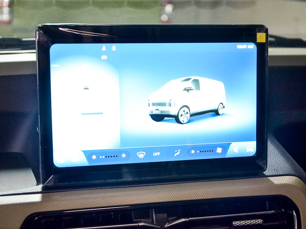 Xe điện lạ bất ngờ xuất hiện trong nh&agrave; m&aacute;y &ocirc; t&ocirc; ở Huế của h&atilde;ng Việt: Đi bao xa, gi&aacute; thế n&agrave;o?- Ảnh 13.