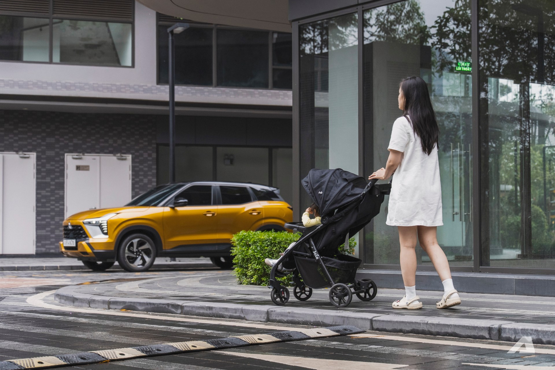 T&ocirc;i l&agrave; &ocirc;ng bố bỉm sữa, vừa mượn Mitsubishi Xforce du xu&acirc;n c&ugrave;ng vợ con, sau đ&acirc;y l&agrave; 3 thứ v&ocirc; gi&aacute; m&agrave; chiếc hatchback trước đ&acirc;y kh&ocirc;ng mang lại được- Ảnh 1.