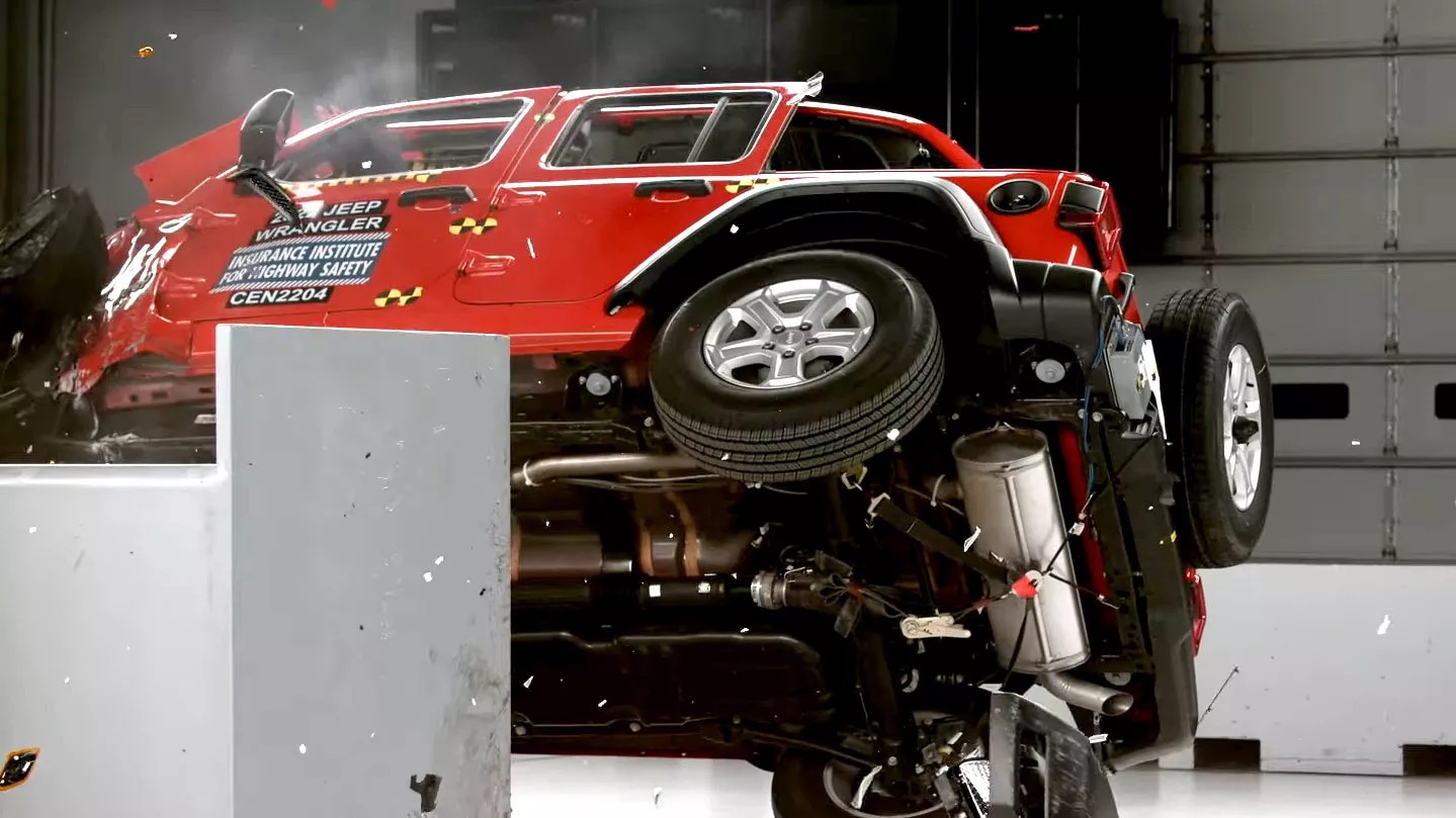 Jeep Wrangler sắp được THACO b&aacute;n tại Việt Nam dễ được n&acirc;ng cấp khung để tr&aacute;nh lật khi va chạm- Ảnh 1.