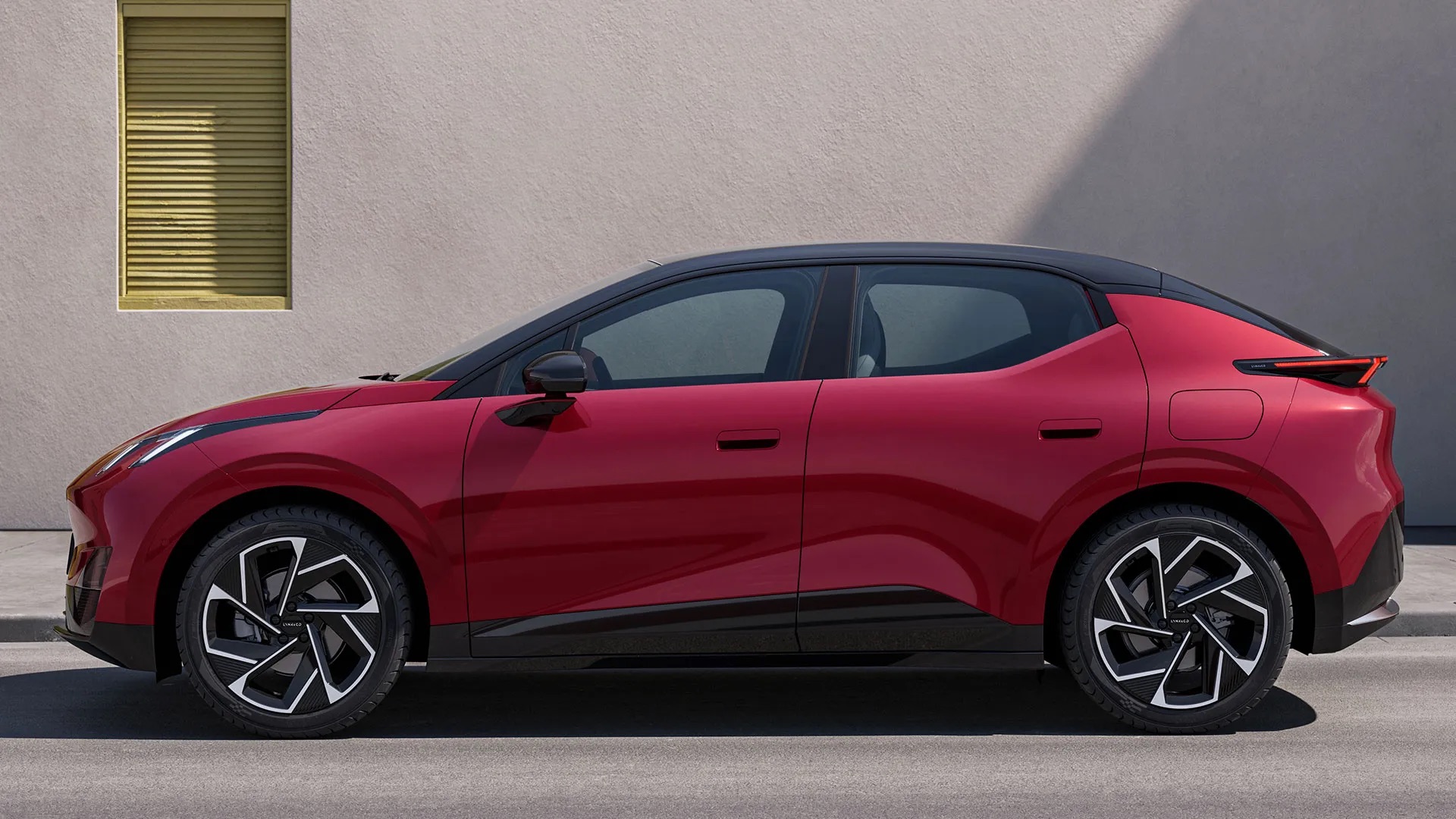 Lynk & Co 02 nhận cọc tại Việt Nam: Cỡ Corolla Cross, d&aacute;ng coupe, chung nền tảng Volvo, chạy 530km/sạc- Ảnh 8.