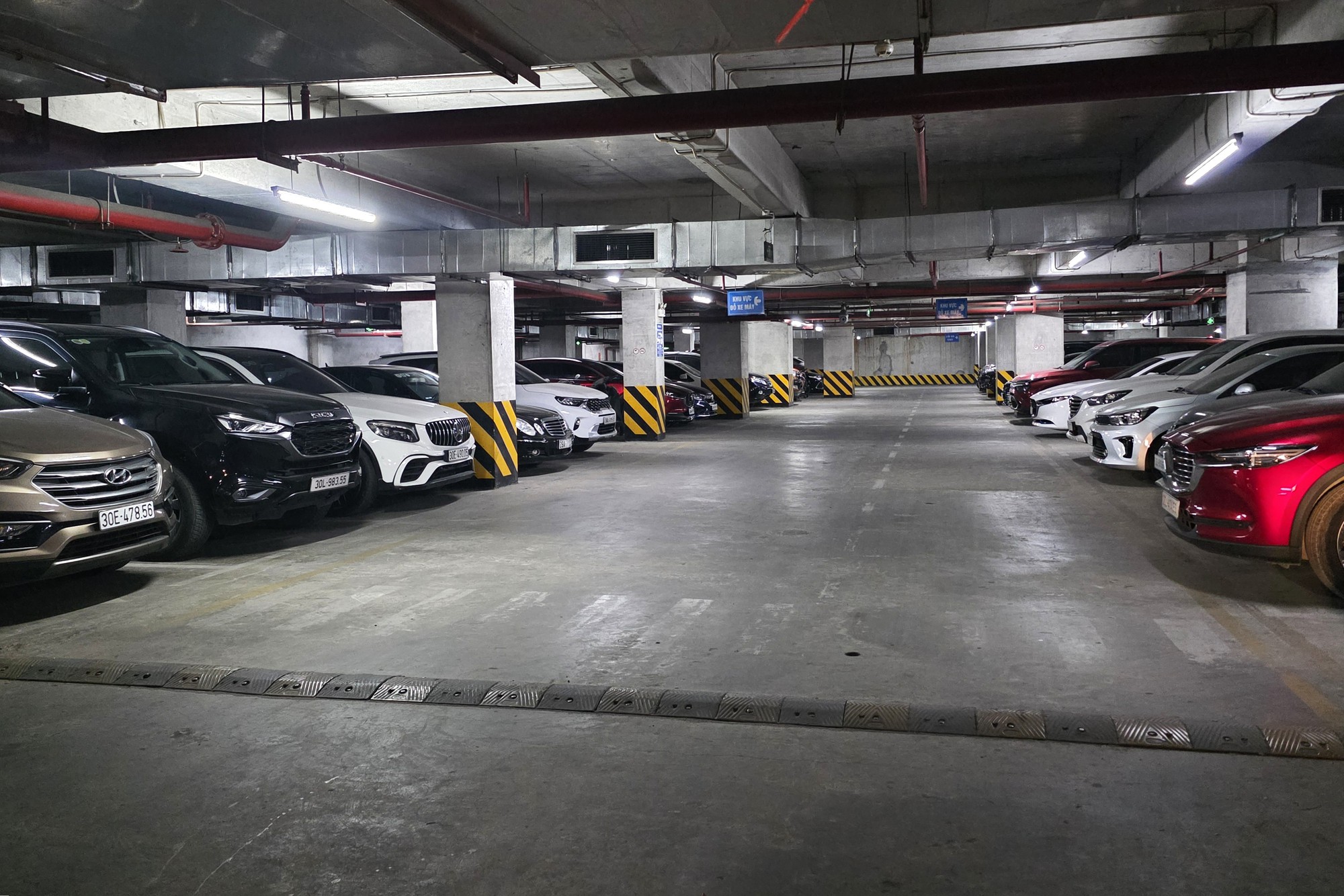 'T&ocirc;i ngậm ng&ugrave;i 'tr&ugrave;m mền' chiếc Mercedes-Benz C 300 khi gi&aacute; xăng gần 30.000 đồng/l&iacute;t, đi xa cũng kh&ocirc;ng d&aacute;m d&ugrave;ng'- Ảnh 4.