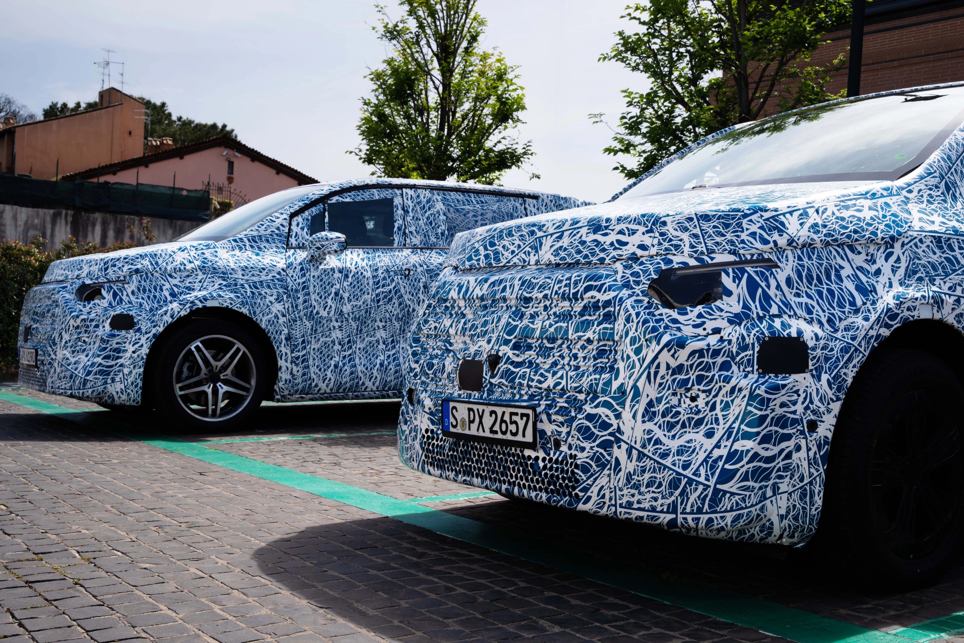 Mercedes-Benz VLE nh&aacute; h&agrave;ng th&ecirc;m chi tiết mới, ra mắt ngay th&aacute;ng n&agrave;y: Đ&egrave;n kiểu GLC, động cơ điện, cạnh tranh Alphard- Ảnh 5.