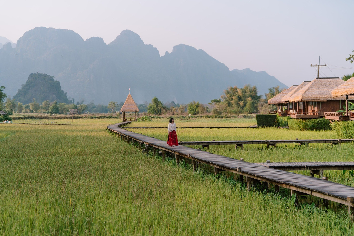 Cặp đ&ocirc;i m&aacute;ch kinh nghiệm l&aacute;i &ocirc; t&ocirc; du lịch L&agrave;o 8 ng&agrave;y với 15 triệu đồng- Ảnh 3.