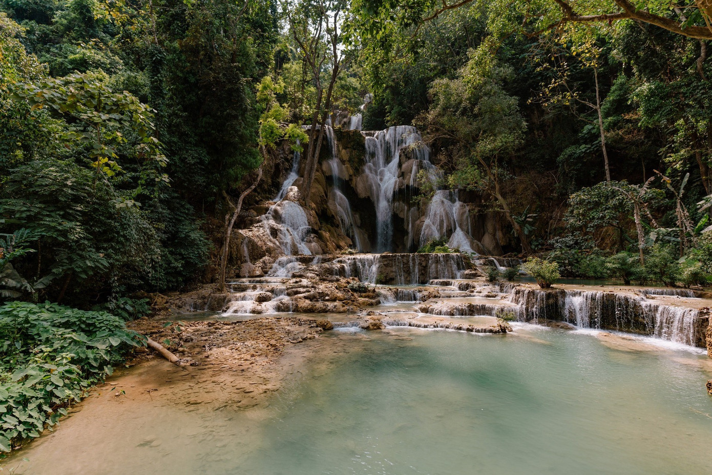 Cặp đ&ocirc;i m&aacute;ch kinh nghiệm l&aacute;i &ocirc; t&ocirc; du lịch L&agrave;o 8 ng&agrave;y với 15 triệu đồng- Ảnh 10.
