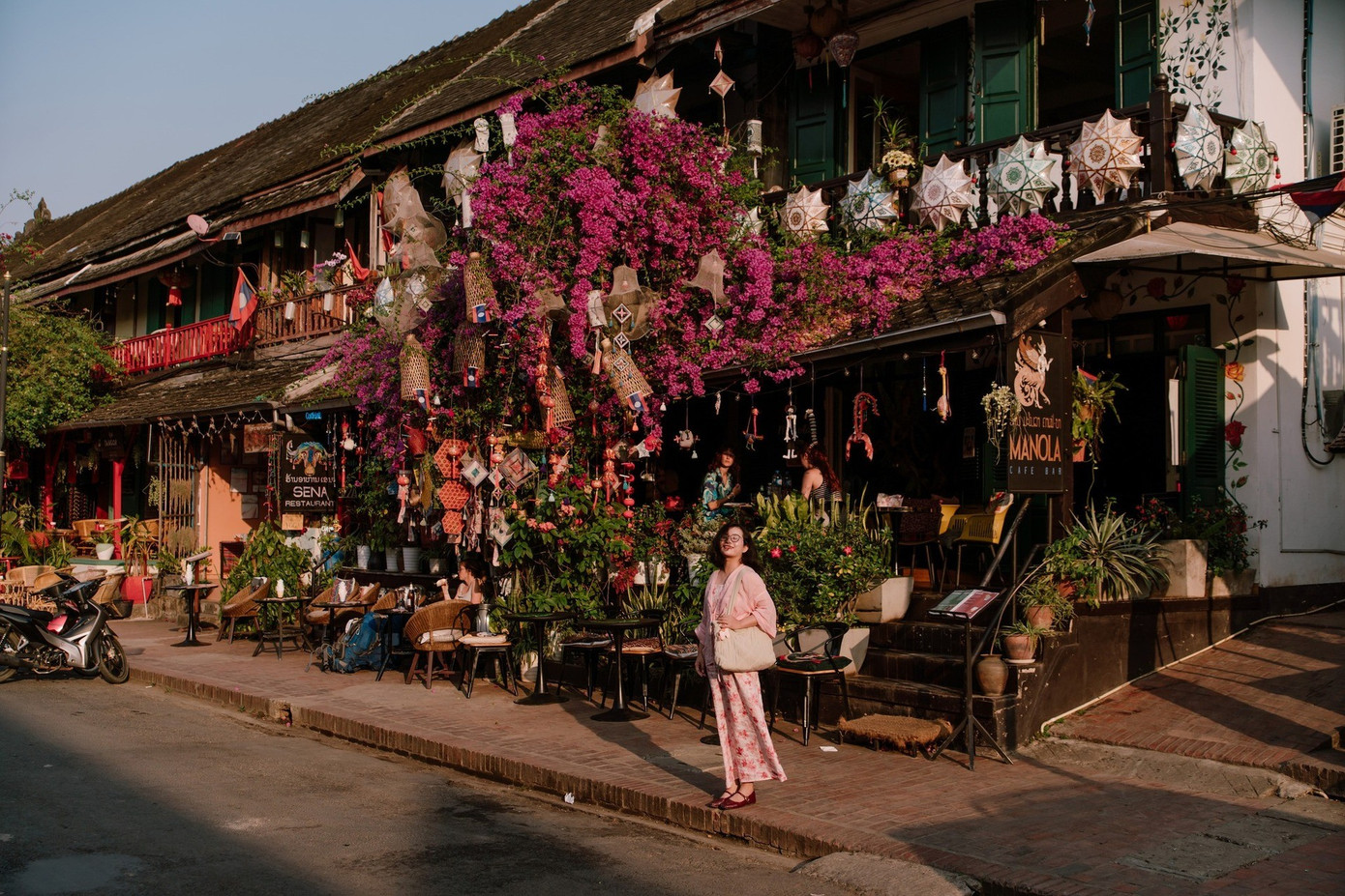 Cặp đ&ocirc;i m&aacute;ch kinh nghiệm l&aacute;i &ocirc; t&ocirc; du lịch L&agrave;o 8 ng&agrave;y với 15 triệu đồng- Ảnh 7.