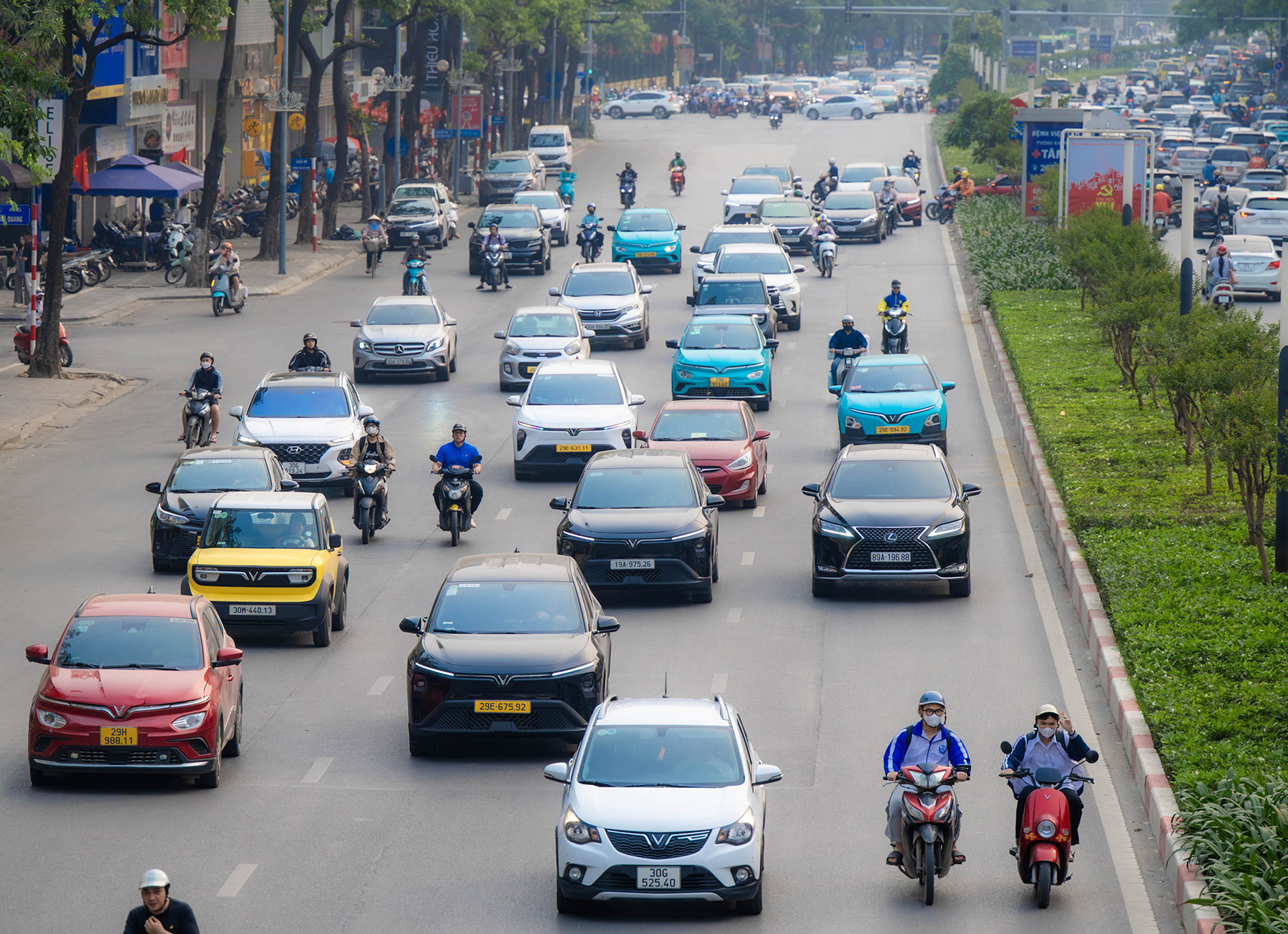 Hà Nội trong một khung hình: 50% là xe điện!- Ảnh 7. Hà Nội trong một khung hình: 50% là xe điện!- Ảnh 7.