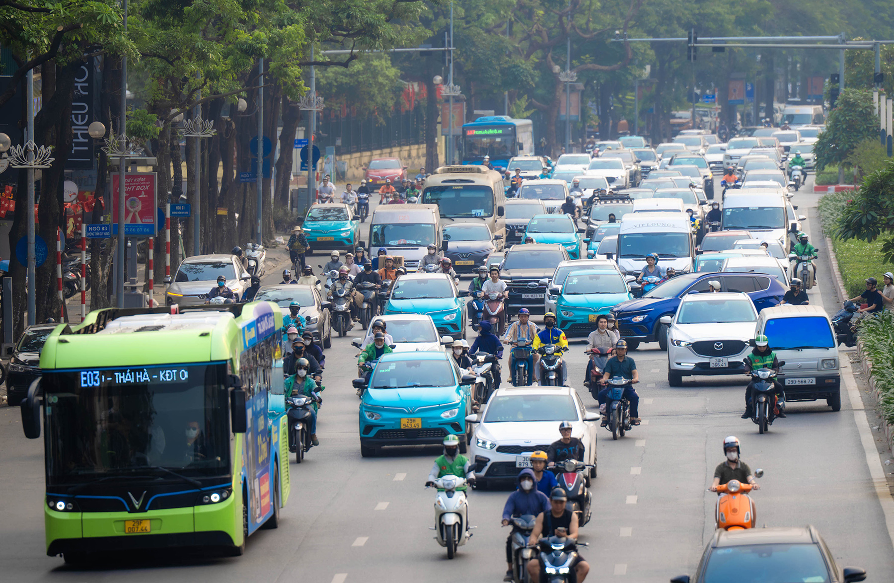 Hà Nội trong một khung hình: 50% là xe điện!- Ảnh 8. Hà Nội trong một khung hình: 50% là xe điện!- Ảnh 8.