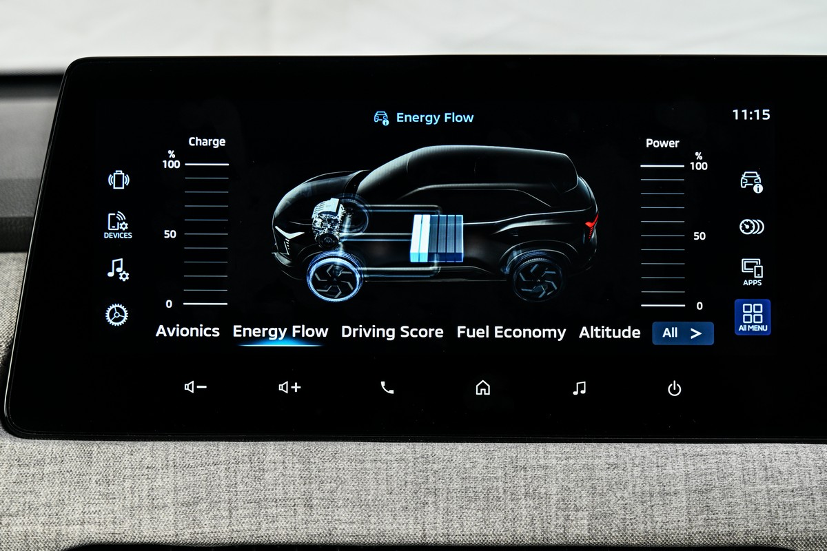 Rộ tin Mitsubishi Xforce sắp n&acirc;ng cấp tại Việt Nam: Ngoại thất c&oacute; thể tinh chỉnh, nếu th&ecirc;m hybrid, cần số điện tử, camera 360 sẽ l&agrave;m kh&oacute; Yaris Cross- Ảnh 12.