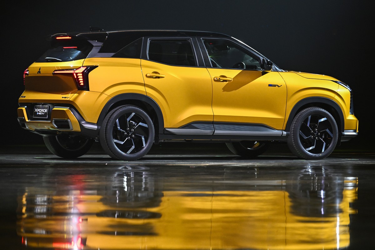Rộ tin Mitsubishi Xforce sắp n&acirc;ng cấp tại Việt Nam: Ngoại thất c&oacute; thể tinh chỉnh, nếu th&ecirc;m hybrid, cần số điện tử, camera 360 sẽ l&agrave;m kh&oacute; Yaris Cross- Ảnh 9.