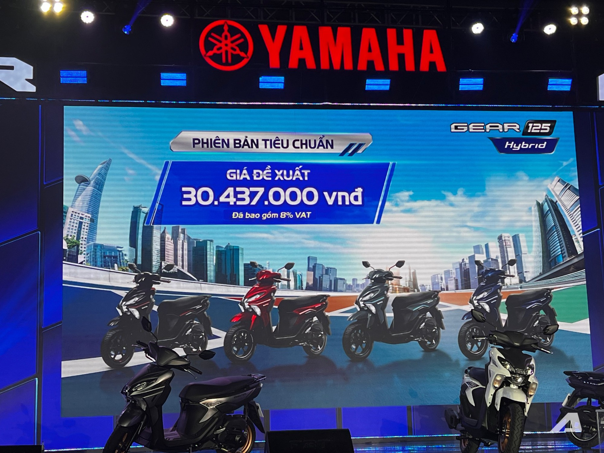 Yamaha Gear ra mắt Việt Nam: Giá từ hơn 30,4 triệu đồng, có smartkey, màn hình điện tử, động cơ hybrid cạnh tranh Vision- Ảnh 1. Yamaha Gear ra mắt Việt Nam: Giá từ hơn 30,4 triệu đồng, có smartkey, màn hình điện tử, động cơ hybrid cạnh tranh Vision- Ảnh 1.