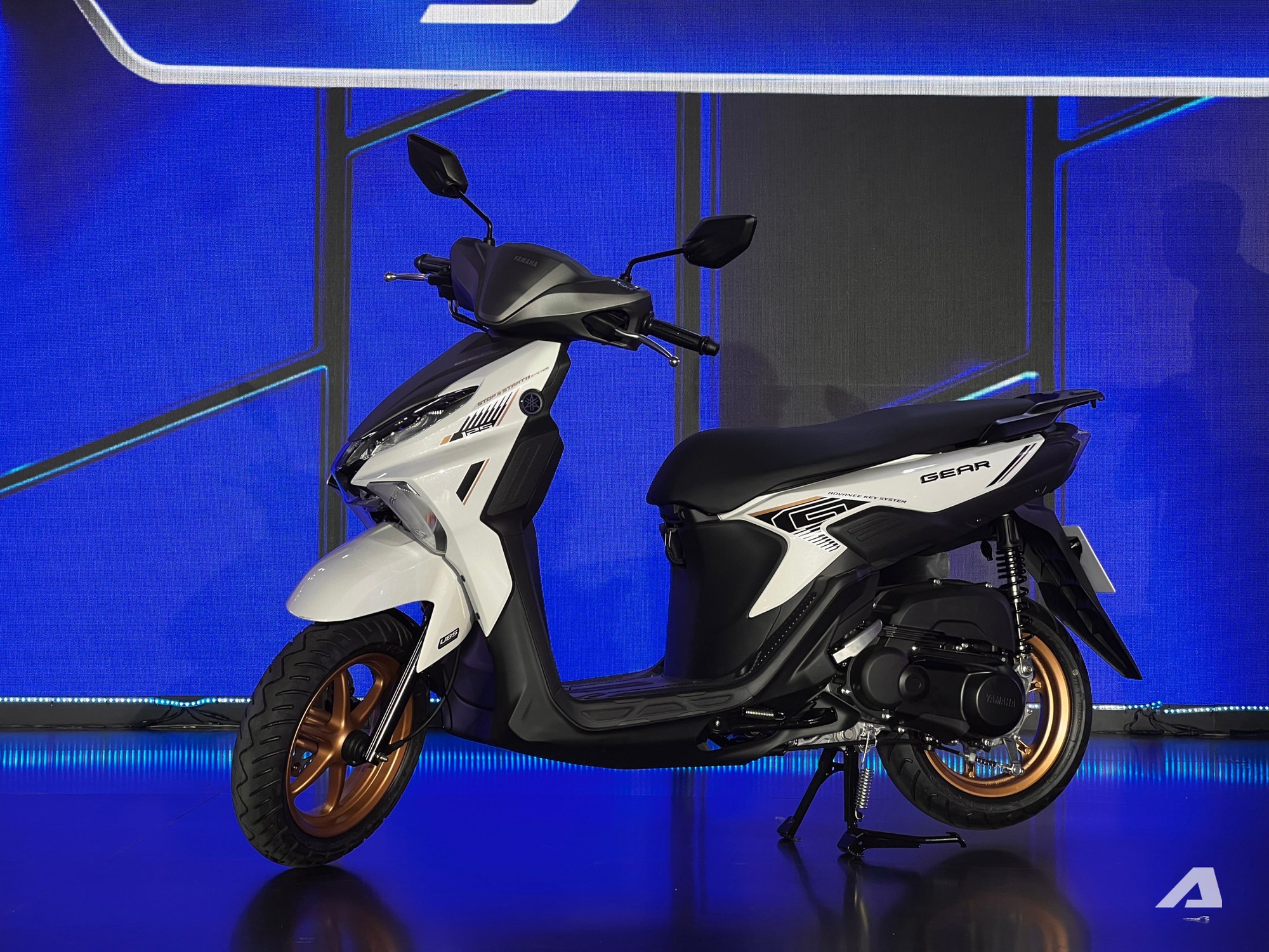 Yamaha Gear ra mắt Việt Nam: Giá từ hơn 30,4 triệu đồng, có smartkey, màn hình điện tử, động cơ hybrid cạnh tranh Vision- Ảnh 3. Yamaha Gear ra mắt Việt Nam: Giá từ hơn 30,4 triệu đồng, có smartkey, màn hình điện tử, động cơ hybrid cạnh tranh Vision- Ảnh 3.