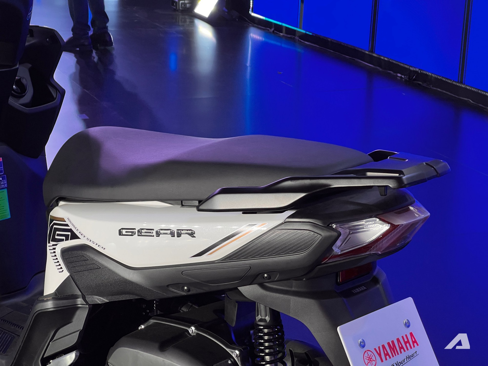 Yamaha Gear ra mắt Việt Nam: Giá từ hơn 30,4 triệu đồng, có smartkey, màn hình điện tử, động cơ hybrid cạnh tranh Vision- Ảnh 7. Yamaha Gear ra mắt Việt Nam: Giá từ hơn 30,4 triệu đồng, có smartkey, màn hình điện tử, động cơ hybrid cạnh tranh Vision- Ảnh 7.