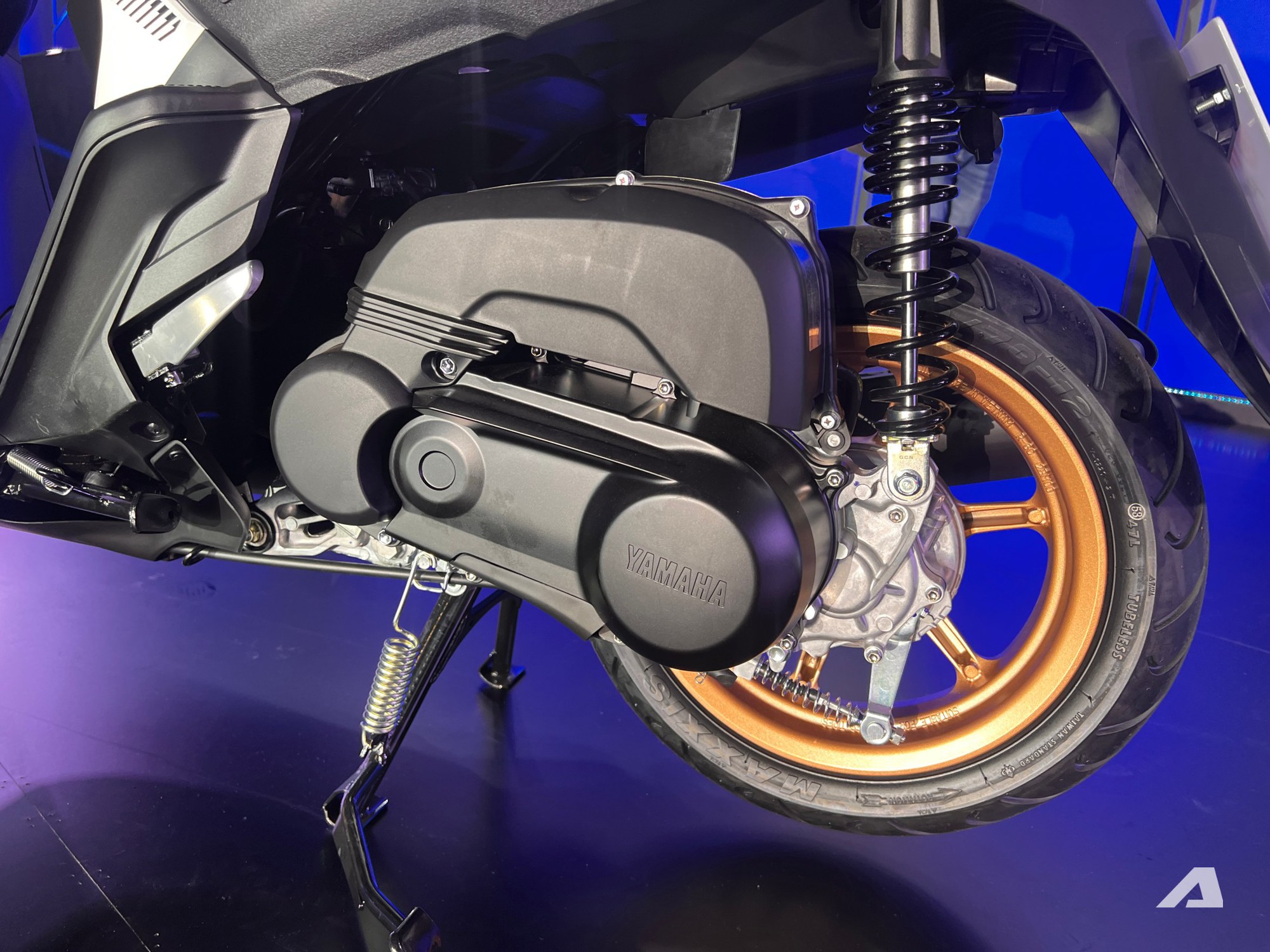 Yamaha Gear ra mắt Việt Nam: Giá từ hơn 30,4 triệu đồng, có smartkey, màn hình điện tử, động cơ hybrid cạnh tranh Vision- Ảnh 11. Yamaha Gear ra mắt Việt Nam: Giá từ hơn 30,4 triệu đồng, có smartkey, màn hình điện tử, động cơ hybrid cạnh tranh Vision- Ảnh 11.