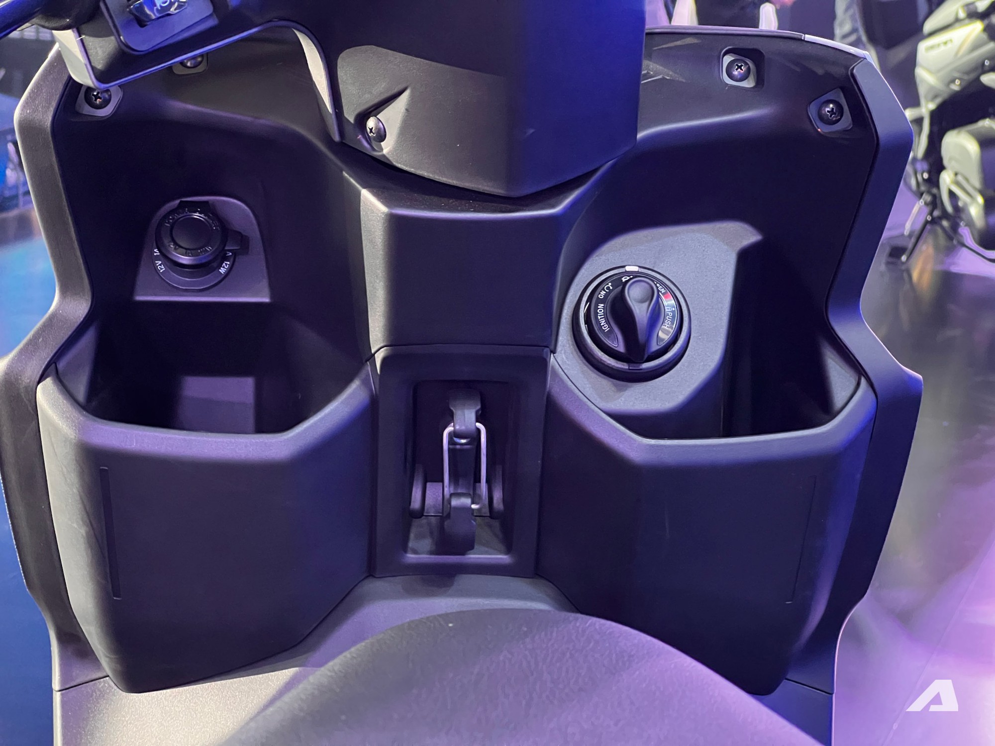 Yamaha Gear ra mắt Việt Nam: Giá từ hơn 30,4 triệu đồng, có smartkey, màn hình điện tử, động cơ hybrid cạnh tranh Vision- Ảnh 12. Yamaha Gear ra mắt Việt Nam: Giá từ hơn 30,4 triệu đồng, có smartkey, màn hình điện tử, động cơ hybrid cạnh tranh Vision- Ảnh 12.