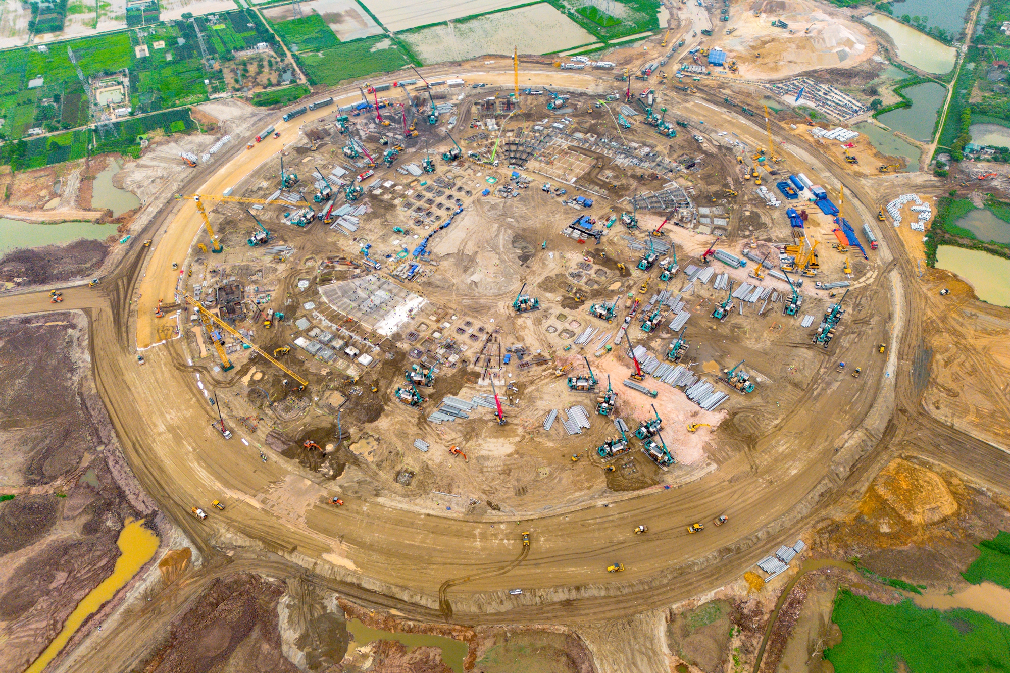 To&agrave;n cảnh mạng lưới giao th&ocirc;ng h&agrave;ng trăm ngh&igrave;n tỷ kết nối đại đ&ocirc; thị lớn nhất cả nước: Đường 90 m, cao tốc 12 l&agrave;n xe, ga rộng nhất của tuyến đường sắt 67 tỷ USD- Ảnh 12.