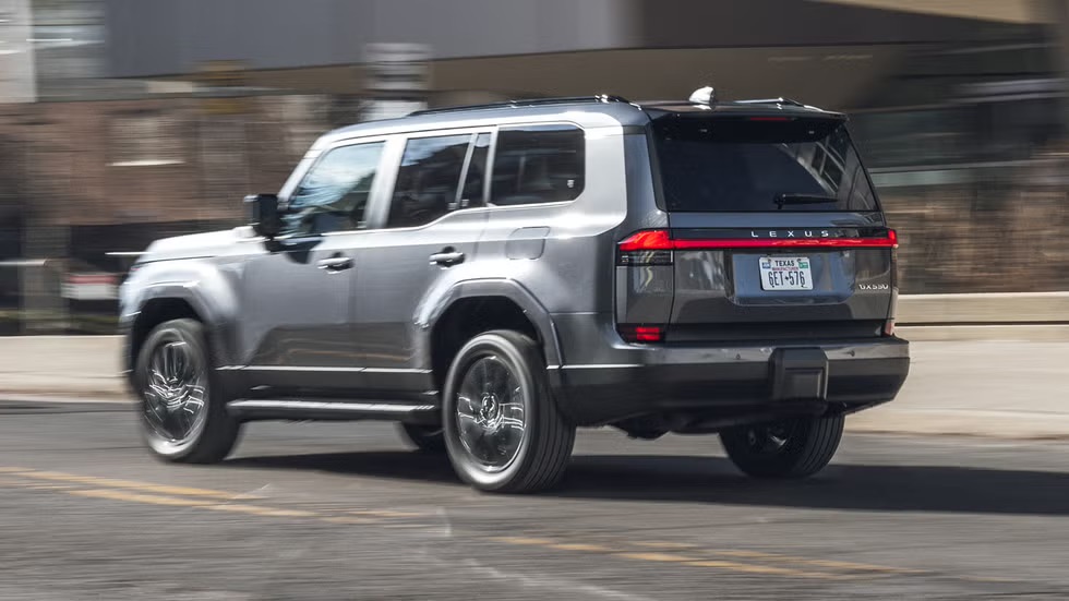 Thông tin này cho thấy Lexus GX sắp có bản hybrid: Công suất có thể tới 437hp, mạnh gần ngang Mercedes G 500 sắp về Việt Nam- Ảnh 1. Thông tin này cho thấy Lexus GX sắp có bản hybrid: Công suất có thể tới 437hp, mạnh gần ngang Mercedes G 500 sắp về Việt Nam- Ảnh 1.