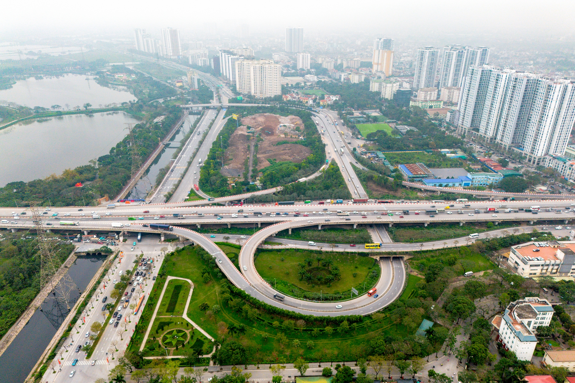To&agrave;n cảnh mạng lưới giao th&ocirc;ng h&agrave;ng trăm ngh&igrave;n tỷ kết nối đại đ&ocirc; thị lớn nhất cả nước: Đường 90 m, cao tốc 12 l&agrave;n xe, ga rộng nhất của tuyến đường sắt 67 tỷ USD- Ảnh 5.