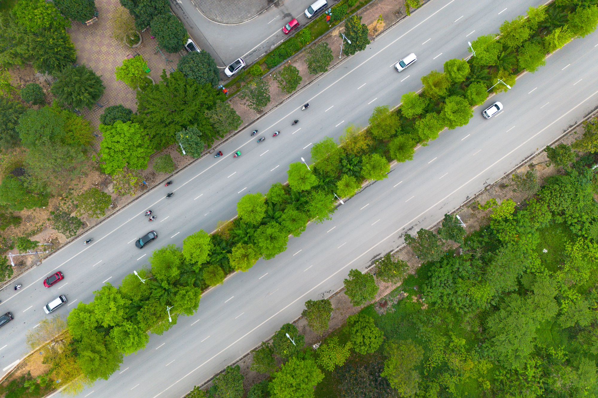 To&agrave;n cảnh mạng lưới giao th&ocirc;ng h&agrave;ng trăm ngh&igrave;n tỷ kết nối đại đ&ocirc; thị lớn nhất cả nước: Đường 90 m, cao tốc 12 l&agrave;n xe, ga rộng nhất của tuyến đường sắt 67 tỷ USD- Ảnh 7.