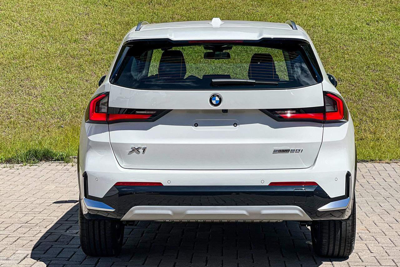 Lộ trang bị BMW X1 2026 giá dự kiến 1,689 tỷ đồng tại Việt Nam: Mâm lớn, tiện nghi xịn, mạnh hơn X3, có ADAS cạnh tranh Q3- Ảnh 6. Lộ trang bị BMW X1 2026 giá dự kiến 1,689 tỷ đồng tại Việt Nam: Mâm lớn, tiện nghi xịn, mạnh hơn X3, có ADAS cạnh tranh Q3- Ảnh 6.