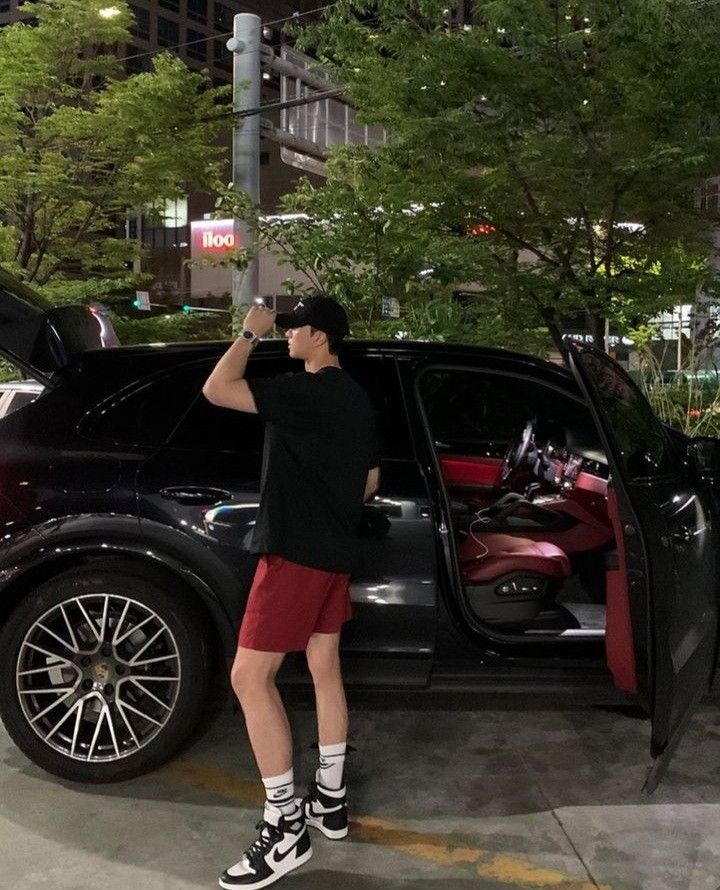 Vợ chồng t&ocirc;i bỏ hẳn &yacute; định mua &ocirc; t&ocirc;: Đi taxi cả th&aacute;ng chưa hết 2 triệu rưỡi, mua xe th&igrave; tiền thu&ecirc; chỗ gửi đ&atilde; gần 2 triệu- Ảnh 1.