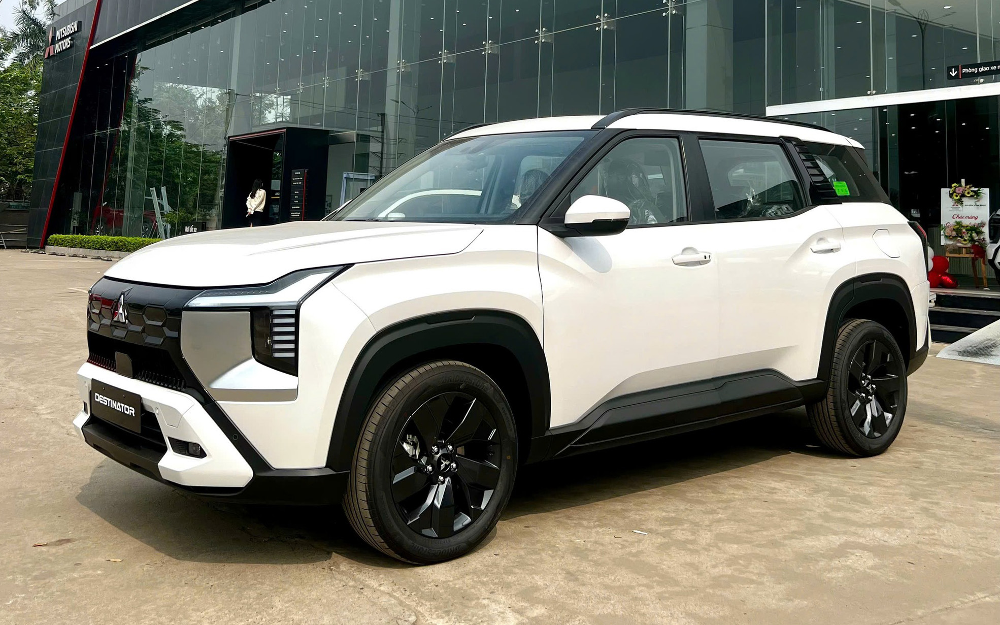 3 mẫu Mitsubishi lọt top 10 xe xăng dầu bán chạy tại Việt Nam: Destinator lần đầu thành ‘vua doanh số’ phân khúc, bán xấp xỉ Xpander- Ảnh 1. 3 mẫu Mitsubishi lọt top 10 xe xăng dầu bán chạy tại Việt Nam: Destinator lần đầu thành ‘vua doanh số’ phân khúc, bán xấp xỉ Xpander- Ảnh 1.