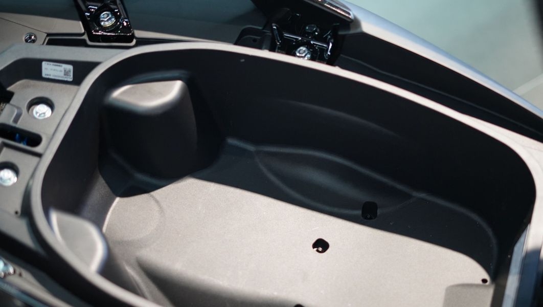 Chưa đến 50 triệu đã có thể mua được xe tay ga sở hữu loạt công nghệ khủng và ngoại hình y hệt Yamaha XMAX- Ảnh 8. Chưa đến 50 triệu đã có thể mua được xe tay ga sở hữu loạt công nghệ khủng và ngoại hình y hệt Yamaha XMAX- Ảnh 8.