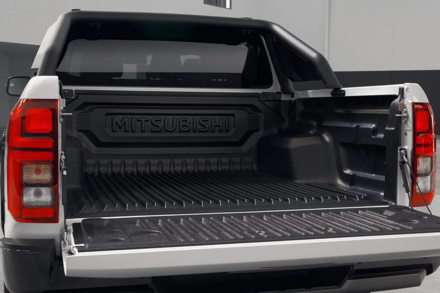 Mitsubishi Triton thêm bản mới cho dân mê off-road: Mâm mới, lốp lớn, giảm xóc độc quyền, đã thử nghiệm qua 7.000km địa hình khắc nghiệt- Ảnh 12. Mitsubishi Triton thêm bản mới cho dân mê off-road: Mâm mới, lốp lớn, giảm xóc độc quyền, đã thử nghiệm qua 7.000km địa hình khắc nghiệt- Ảnh 12.