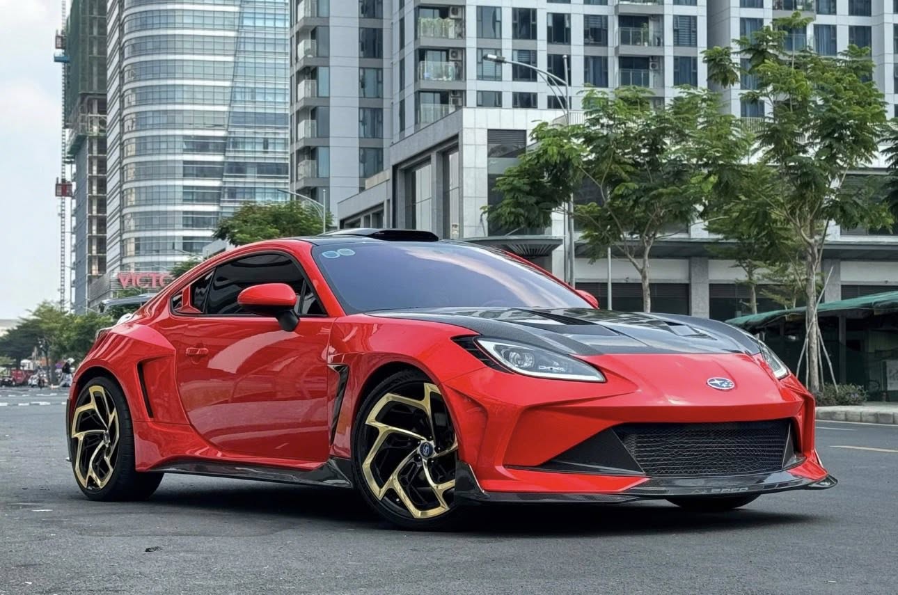 Subaru BRZ số sàn rao bán lại 1,5 tỷ: Tiền độ ngang CX-5 'base', người bán nói 'khủng nhất VN', dùng mâm giống hệt Bugatti- Ảnh 1. Subaru BRZ số sàn rao bán lại 1,5 tỷ: Tiền độ ngang CX-5 'base', người bán nói 'khủng nhất VN', dùng mâm giống hệt Bugatti- Ảnh 1.