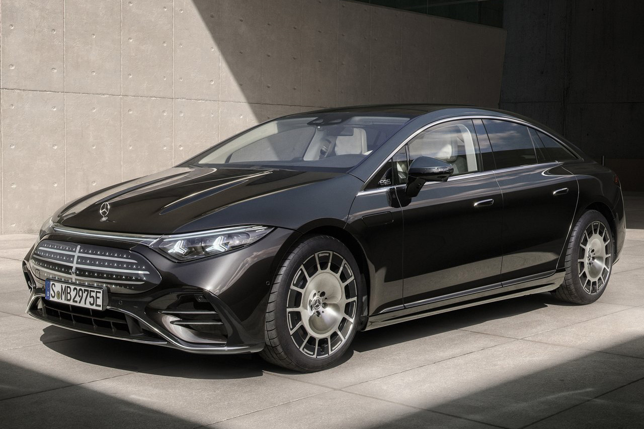Mercedes-Benz EQS 2026 mới ra mắt này xuyên Việt không phải nghĩ: Đầy điện dư sức chạy TP.HCM - Quảng Ngãi, cắm 10 phút chạy thêm 320km- Ảnh 1. Mercedes-Benz EQS 2026 mới ra mắt này xuyên Việt không phải nghĩ: Đầy điện dư sức chạy TP.HCM - Quảng Ngãi, cắm 10 phút chạy thêm 320km- Ảnh 1.