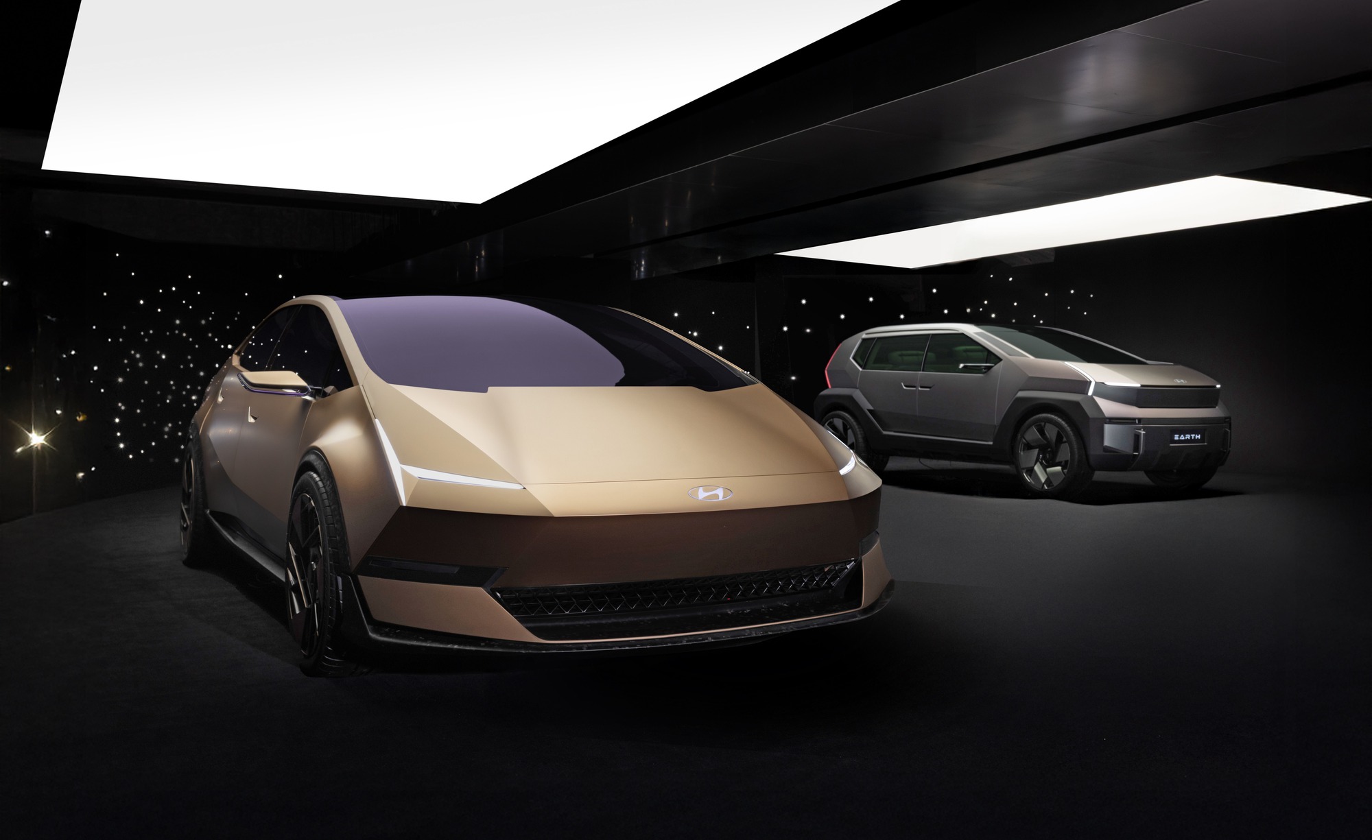 Hyundai ra mắt 2 mẫu Ioniq mới: T&ecirc;n gọi l&agrave; c&aacute;c h&agrave;nh tinh, sớm c&oacute; c&aacute;c t&ugrave;y chọn EREV- Ảnh 3.