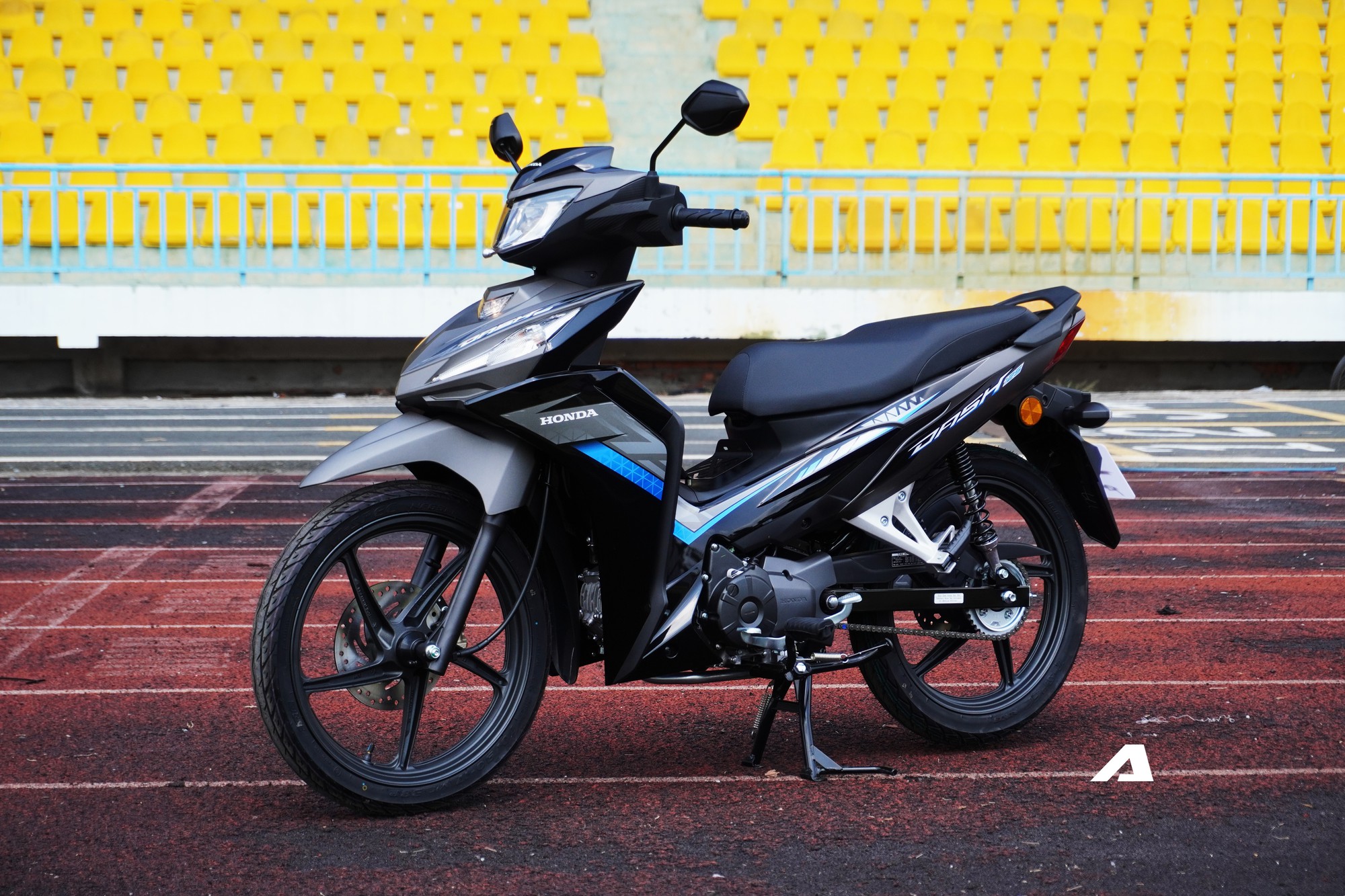 Honda Dash 125 2026 mở bán tại Việt Nam: Xe số giá hơn SH 125i, có phanh đĩa sau như xe thể thao- Ảnh 1. Honda Dash 125 2026 mở bán tại Việt Nam: Xe số giá hơn SH 125i, có phanh đĩa sau như xe thể thao- Ảnh 1.