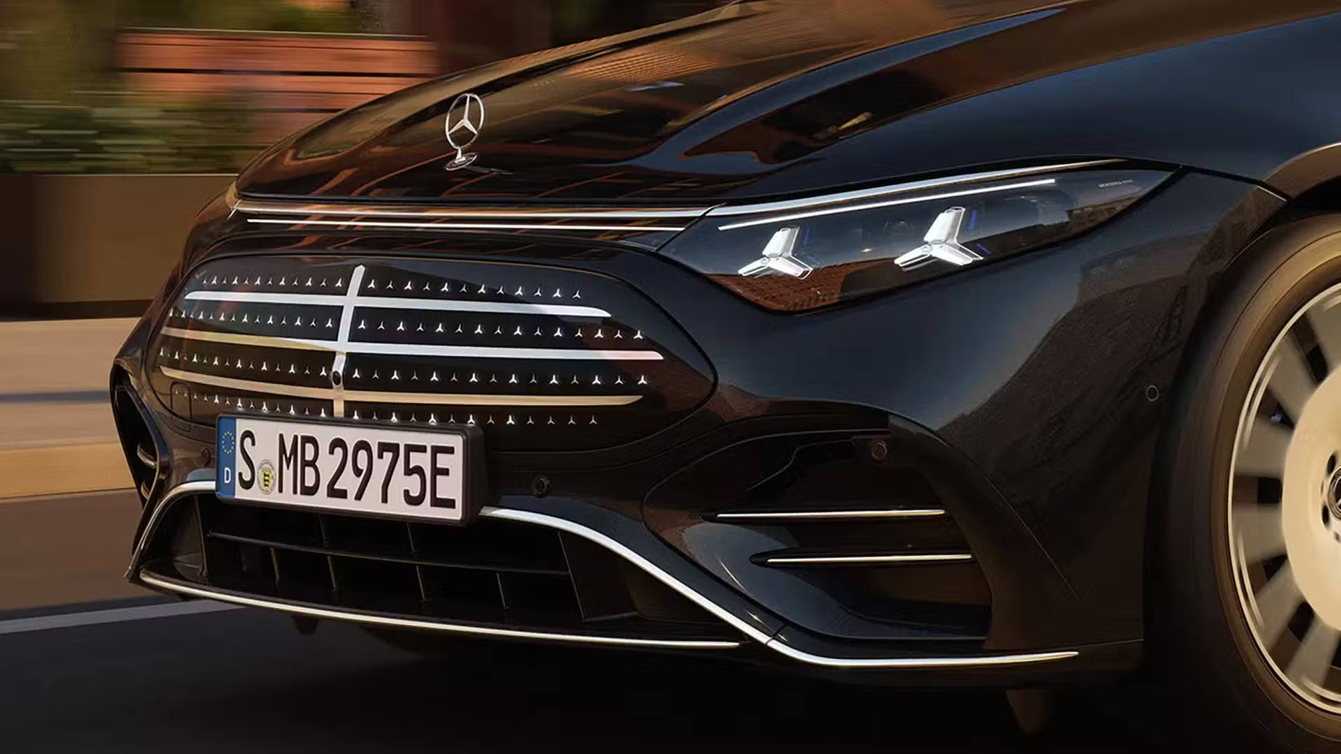 Mercedes-Benz EQS 2026 mới ra mắt này xuyên Việt không phải nghĩ: Đầy điện dư sức chạy TP.HCM - Quảng Ngãi, cắm 10 phút chạy thêm 320km- Ảnh 6. Mercedes-Benz EQS 2026 mới ra mắt này xuyên Việt không phải nghĩ: Đầy điện dư sức chạy TP.HCM - Quảng Ngãi, cắm 10 phút chạy thêm 320km- Ảnh 6.